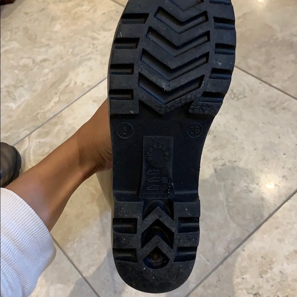 Burberry Rainboots - Picture 3 of 3